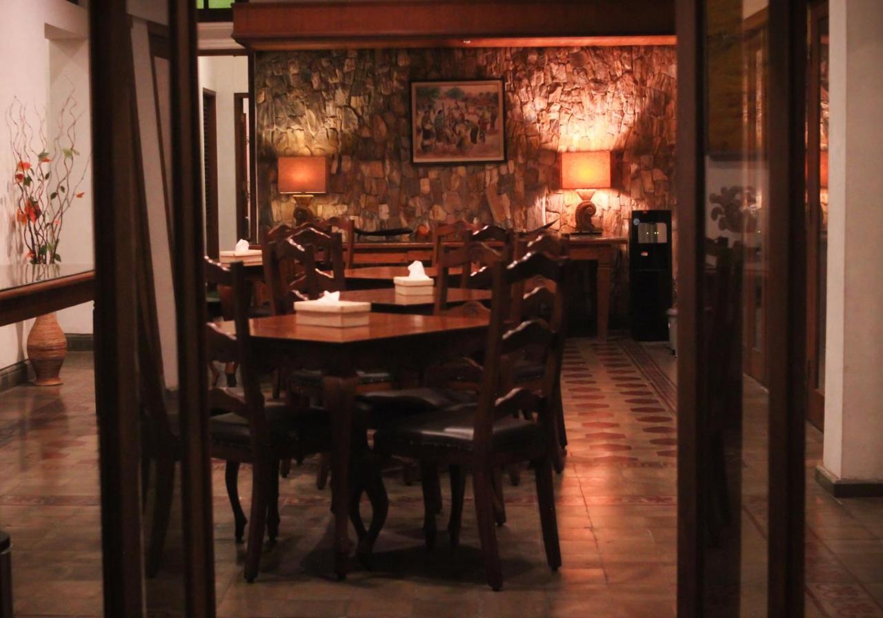 Hotel Graha Kinasih Kotabaru Yogyakarta Ngoại thất bức ảnh