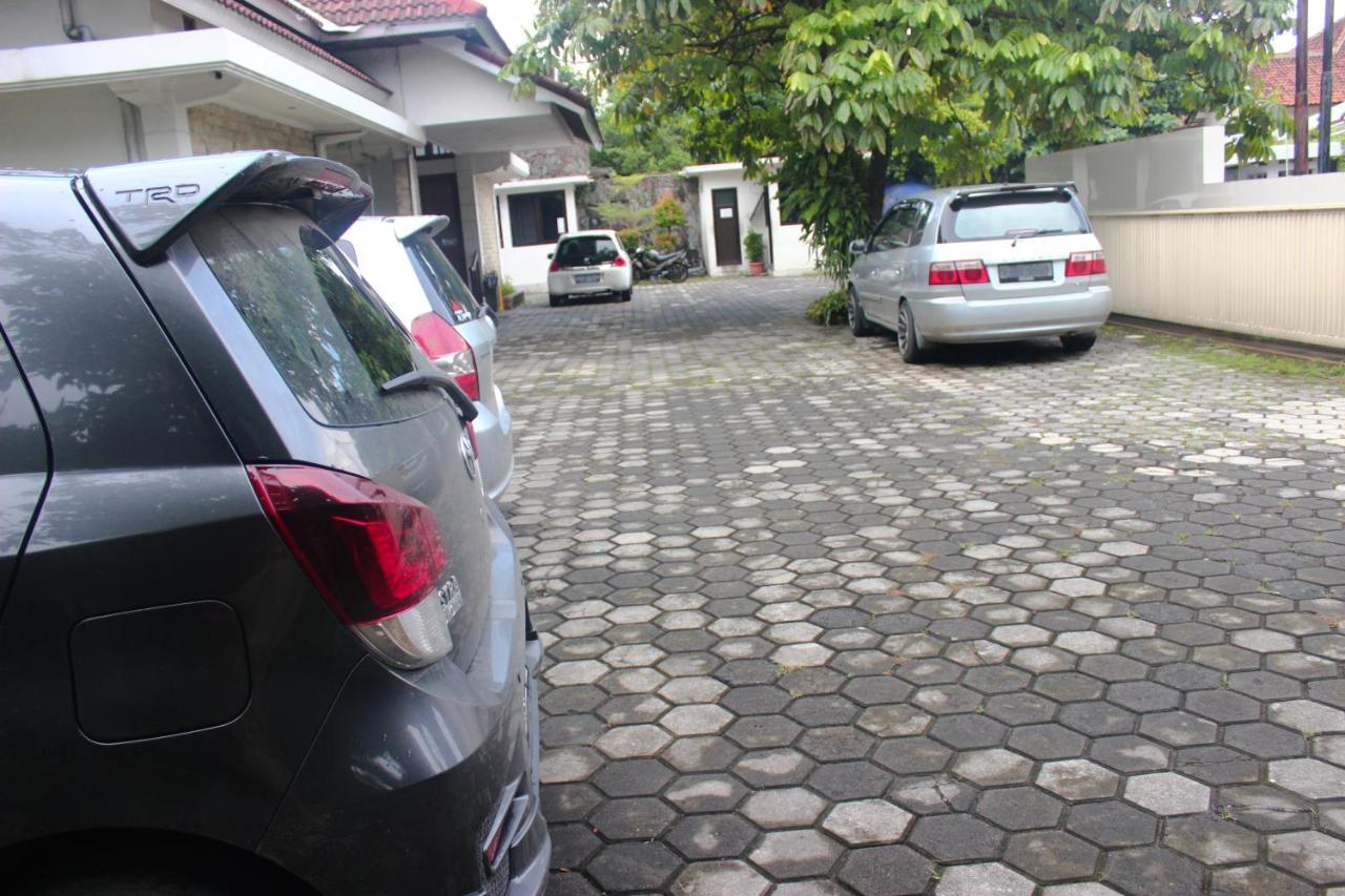 Hotel Graha Kinasih Kotabaru Yogyakarta Ngoại thất bức ảnh