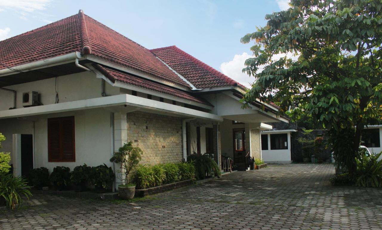 Hotel Graha Kinasih Kotabaru Yogyakarta Ngoại thất bức ảnh