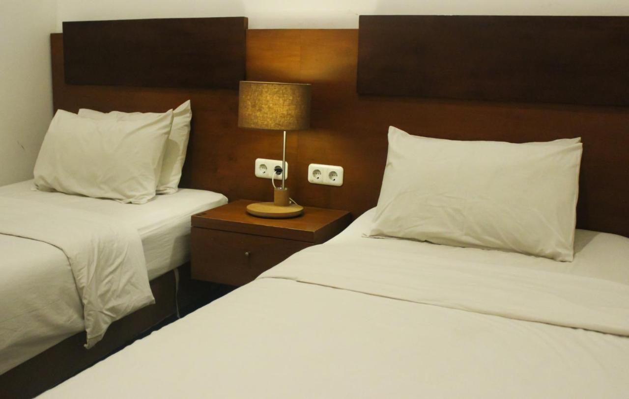 Hotel Graha Kinasih Kotabaru Yogyakarta Ngoại thất bức ảnh